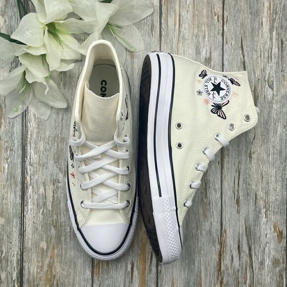 Women’s Converse Chuck Taylor All Star Butterflies Hightop Sneaker Shoes Size 8 - Picture 2 of 16